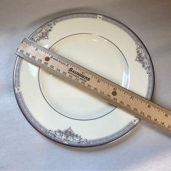 Royal Doulton Fine China Replacement Jillian H5193 8” Salad Plate - Picture 6 of 6